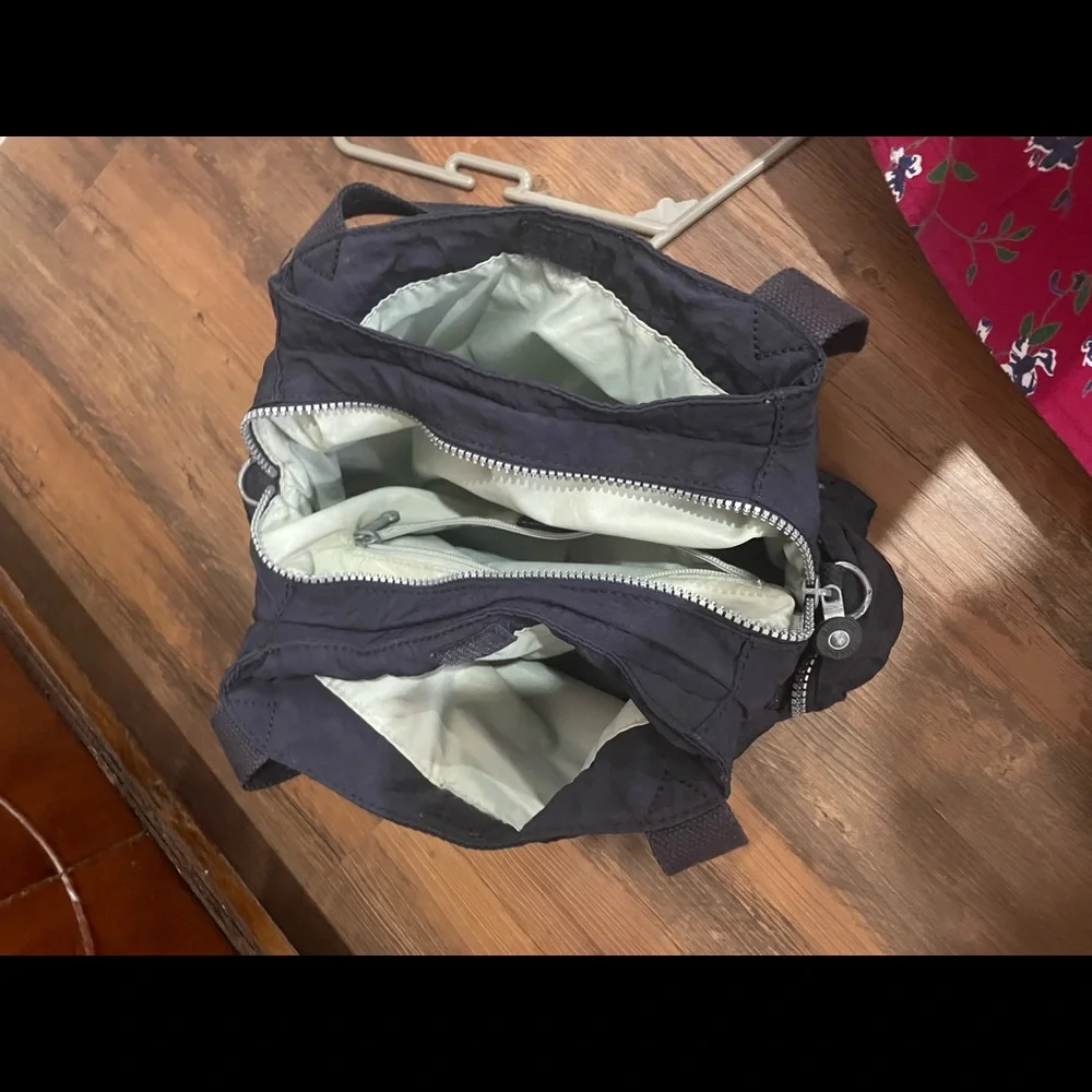 Kipling crossbody hand bag. Bluish purplish Color. Used - Picture 6 of 8